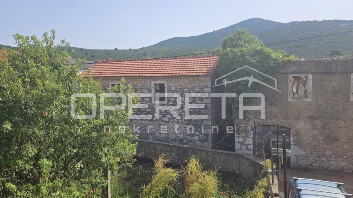 Vecchia casa in pietra da ristrutturare, 94 m2, Lukoran, isola di Ugljan