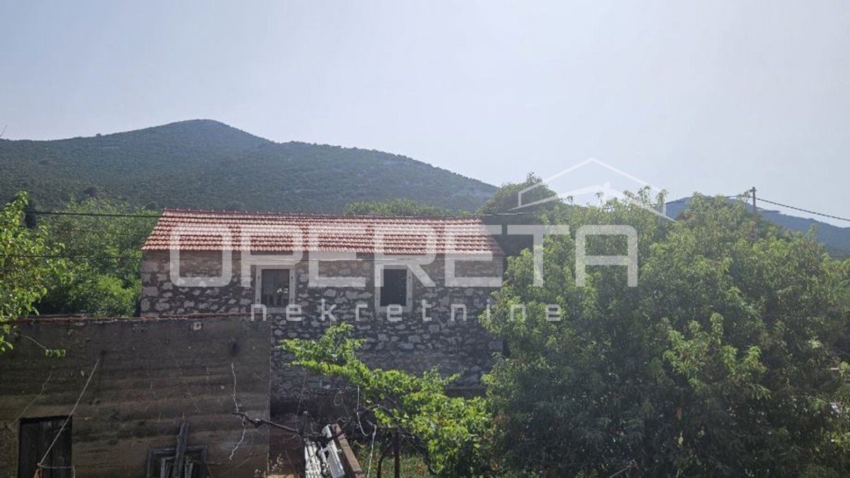 Vecchia casa in pietra da ristrutturare, 94 m2, Lukoran, isola di Ugljan