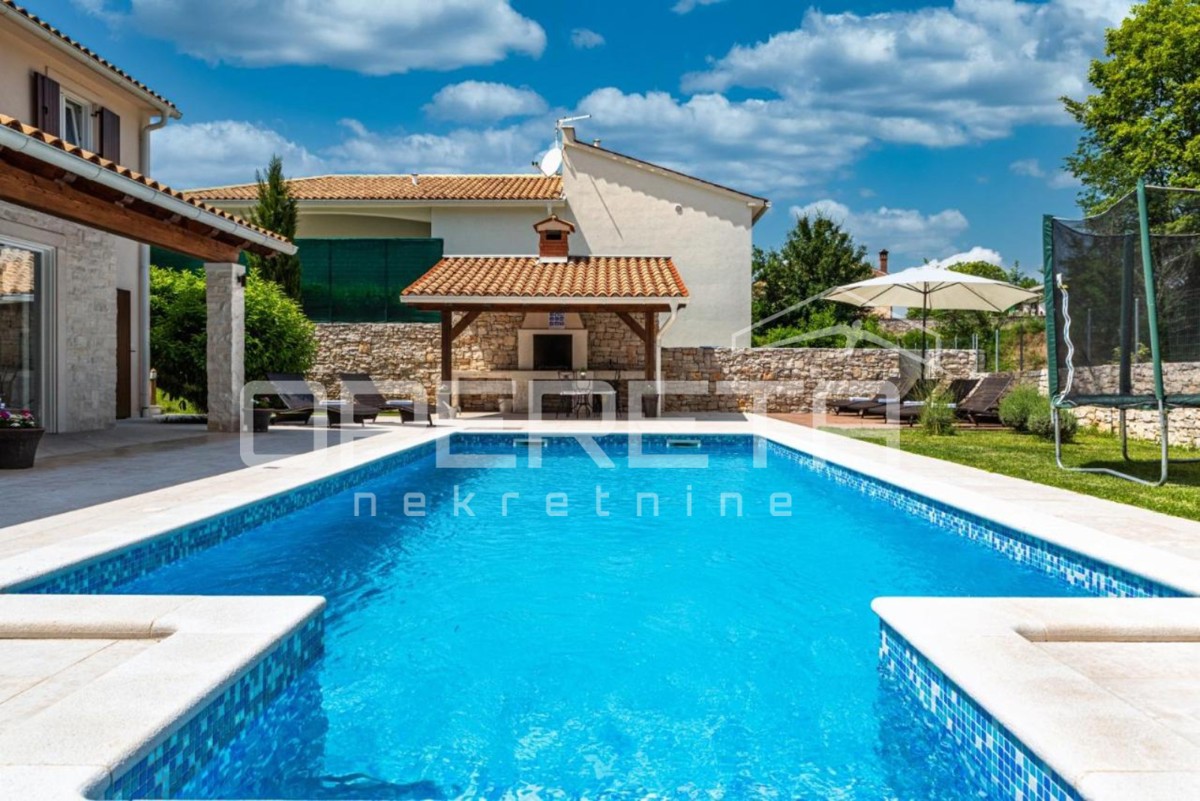 Istria, Labin - dintorni, splendida villa istriana con piscina riscaldata