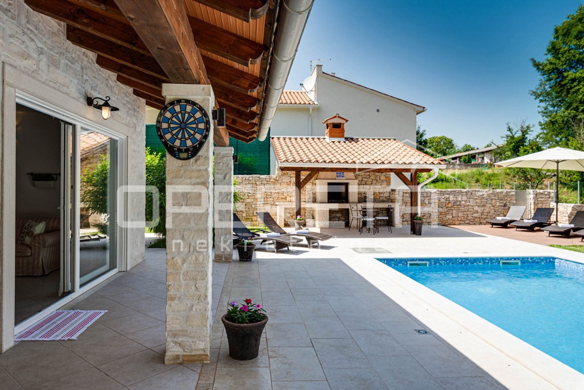 Istria, Labin - dintorni, splendida villa istriana con piscina riscaldata