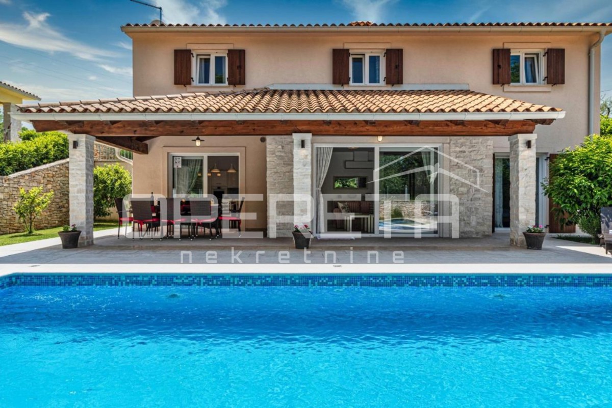 Istria, Labin - dintorni, splendida villa istriana con piscina riscaldata