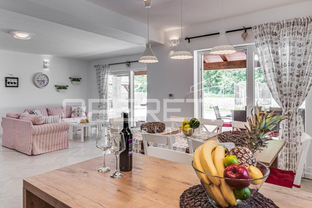 Istria, Labin - dintorni, splendida villa istriana con piscina riscaldata