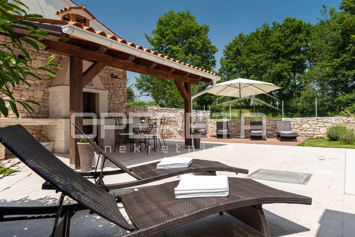 Istria, Labin - dintorni, splendida villa istriana con piscina riscaldata