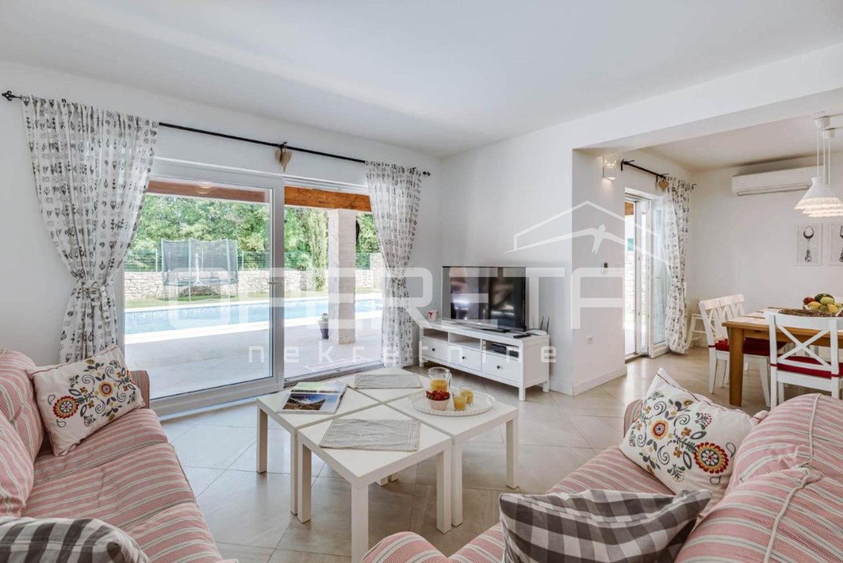 Istria, Labin - dintorni, splendida villa istriana con piscina riscaldata