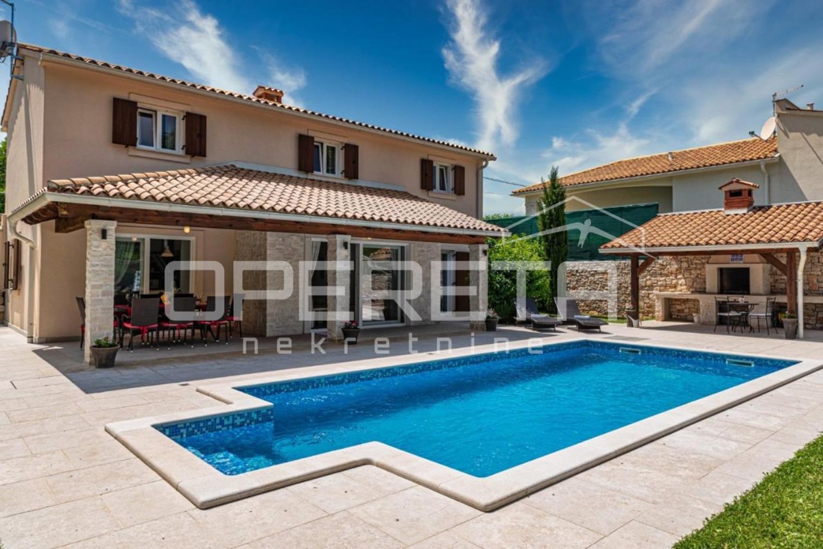 Istria, Labin - dintorni, splendida villa istriana con piscina riscaldata