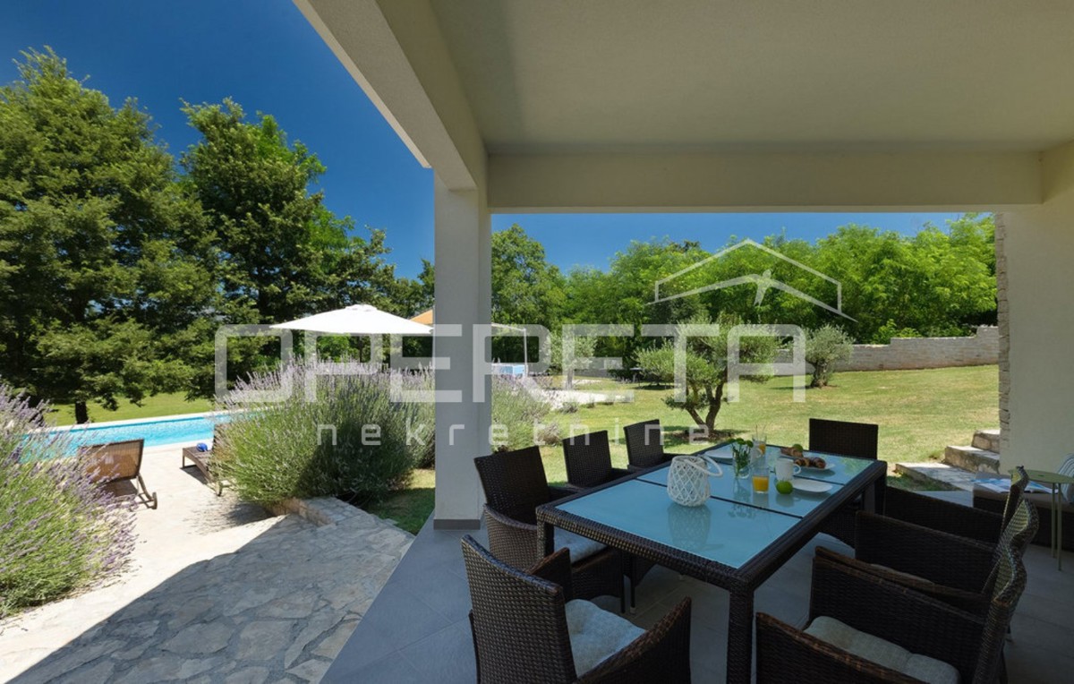 Istria, Labin, splendida casa con piscina su un terreno di 4261 m2, posizione tranquilla