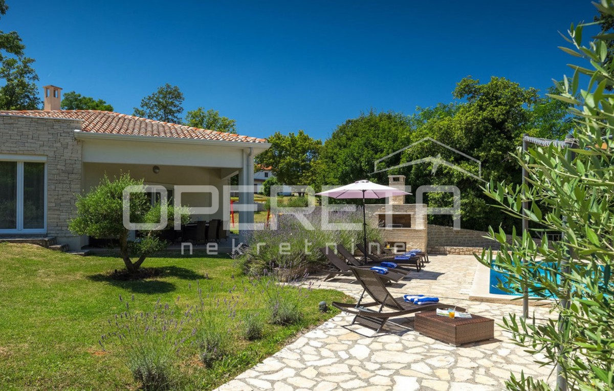 Istria, Labin, splendida casa con piscina su un terreno di 4261 m2, posizione tranquilla