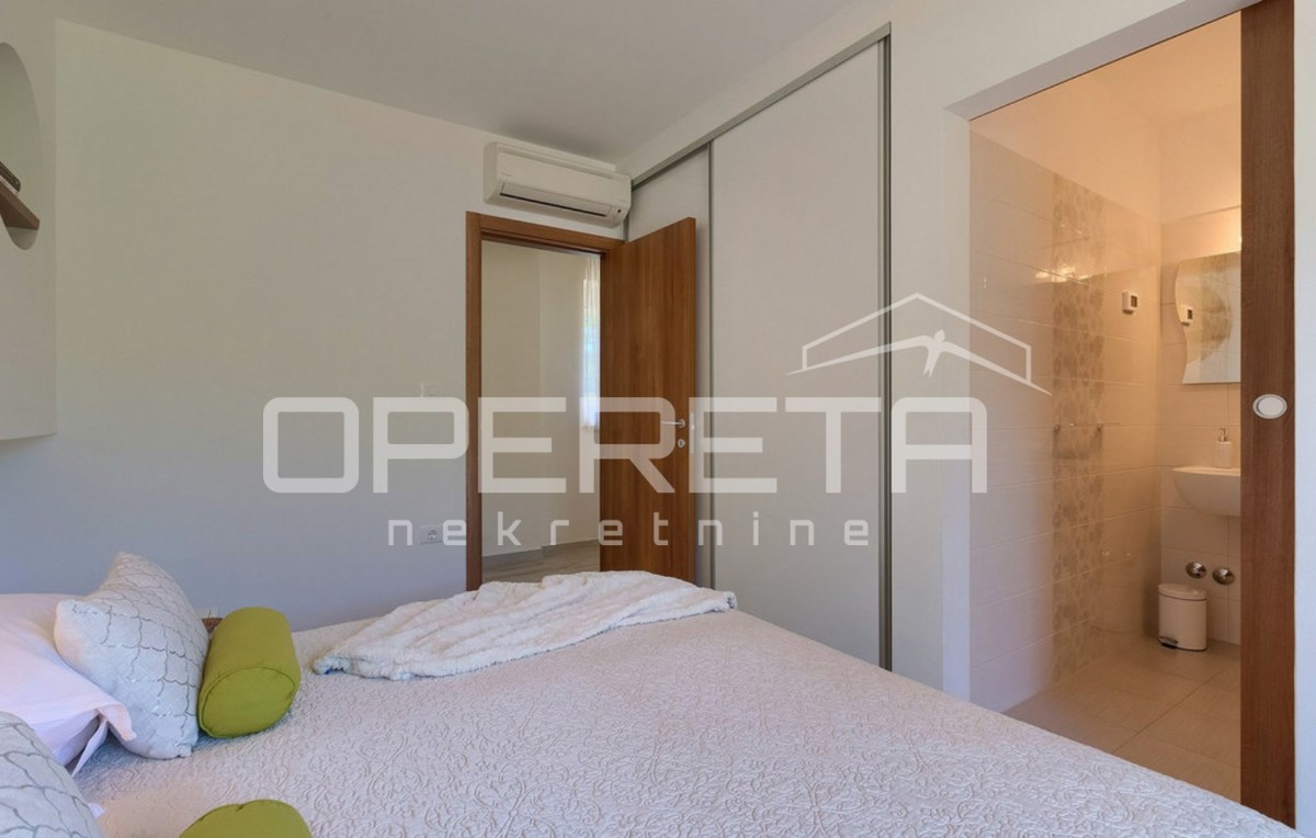 Istria, Labin, splendida casa con piscina su un terreno di 4261 m2, posizione tranquilla