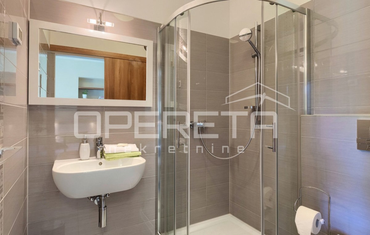 Istria, Labin, splendida casa con piscina su un terreno di 4261 m2, posizione tranquilla