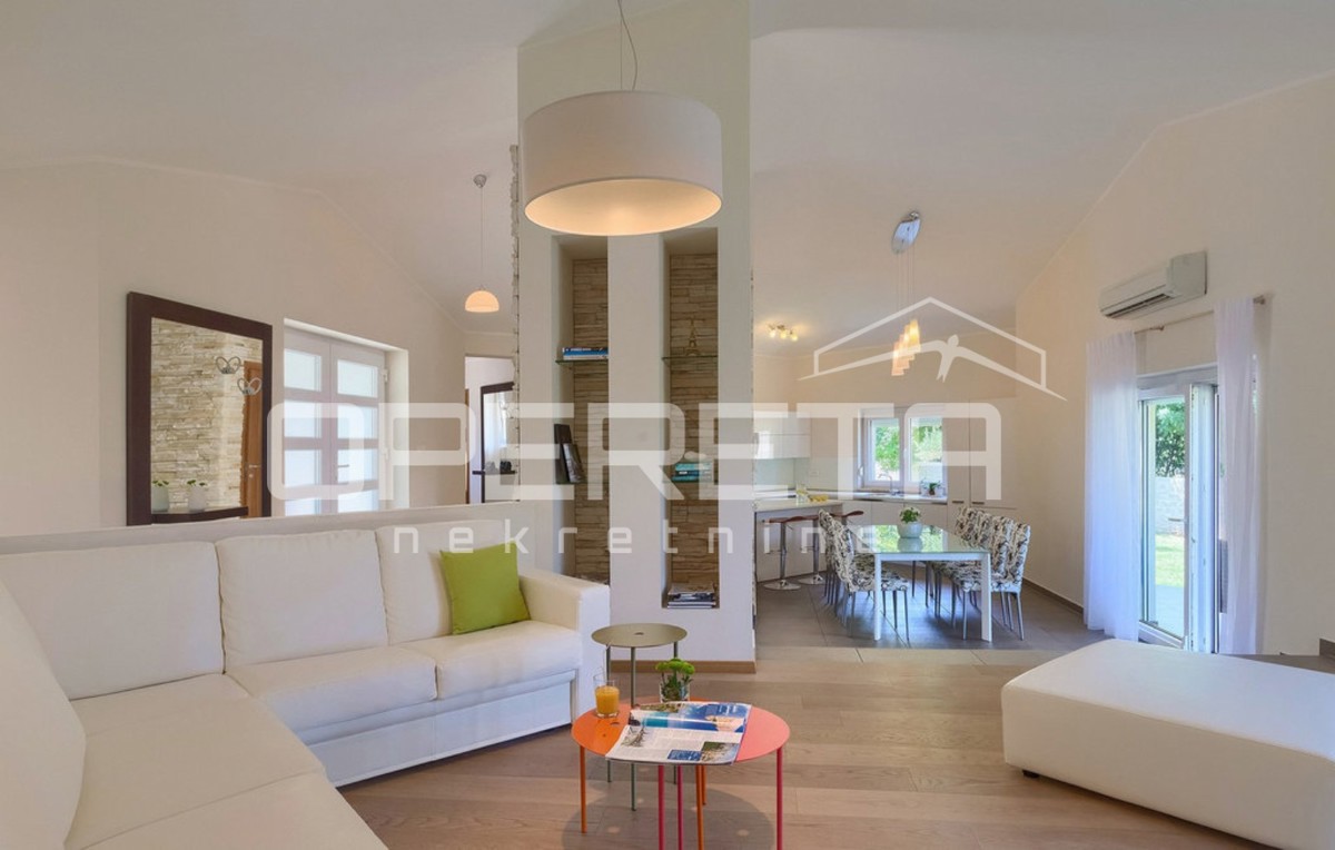 Istria, Labin, splendida casa con piscina su un terreno di 4261 m2, posizione tranquilla