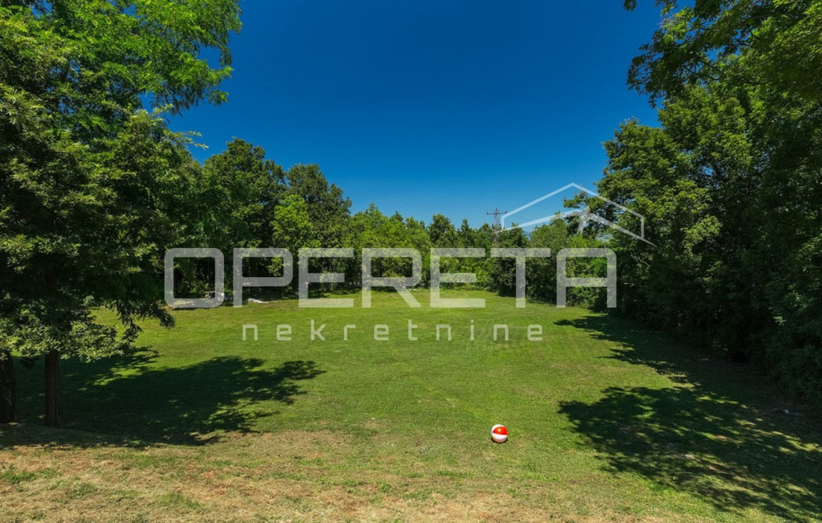 Istria, Labin, splendida casa con piscina su un terreno di 4261 m2, posizione tranquilla