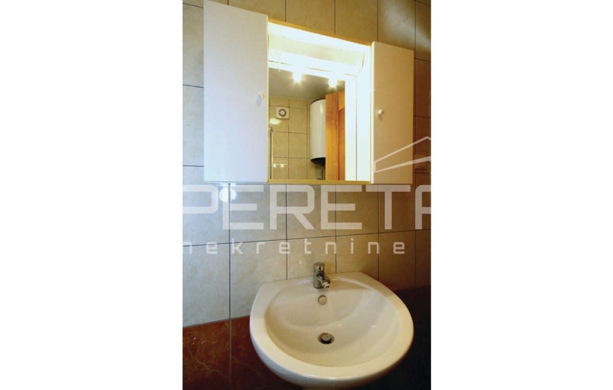 Vižinada – Casa in pietra con terrazza e spazio abitativo aggiuntivo