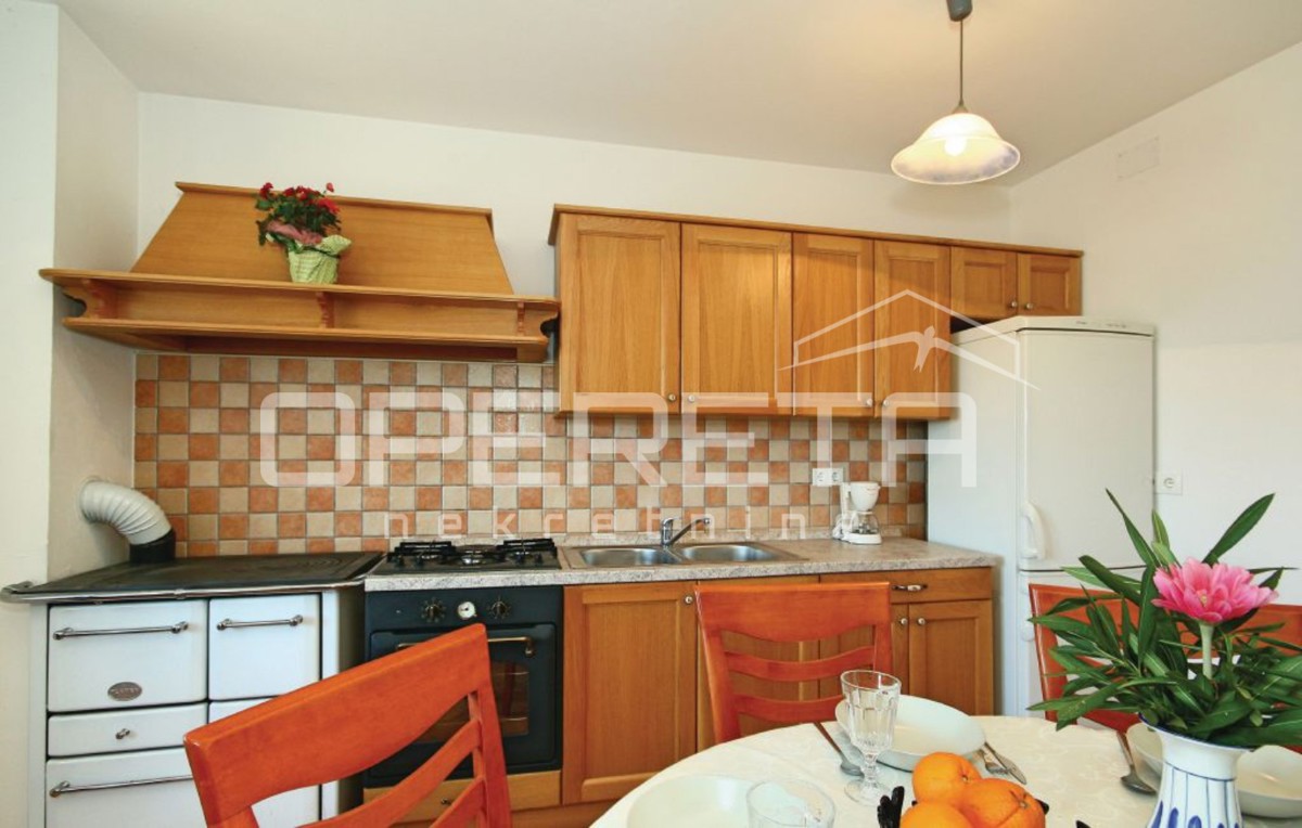 Vižinada – Casa in pietra con terrazza e spazio abitativo aggiuntivo