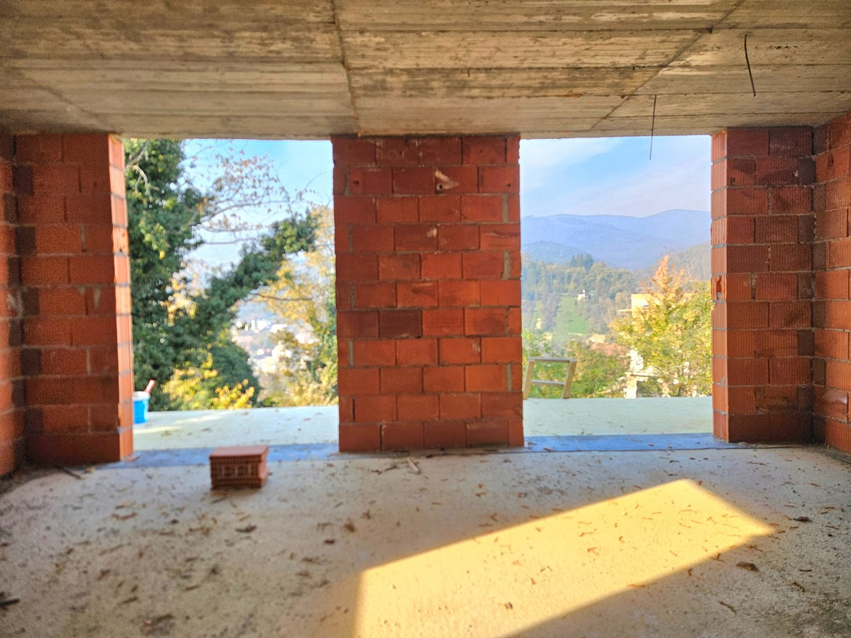 VENDITA, CASA, REMETE, REMETSKI KAMENJAK, ROH-BAU, 160m2 NKP.