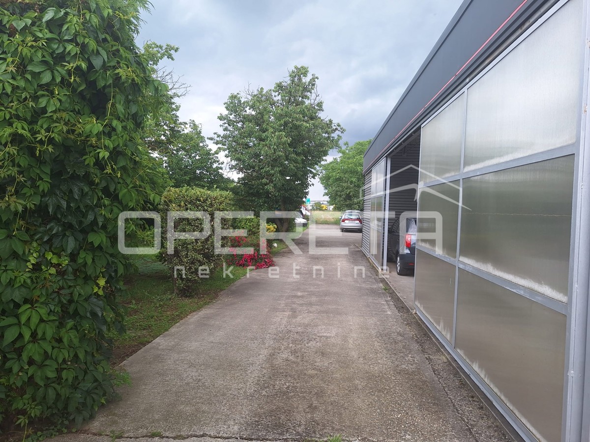Vendita, Edificio commerciale, Demerje, Travarsko, 760m2