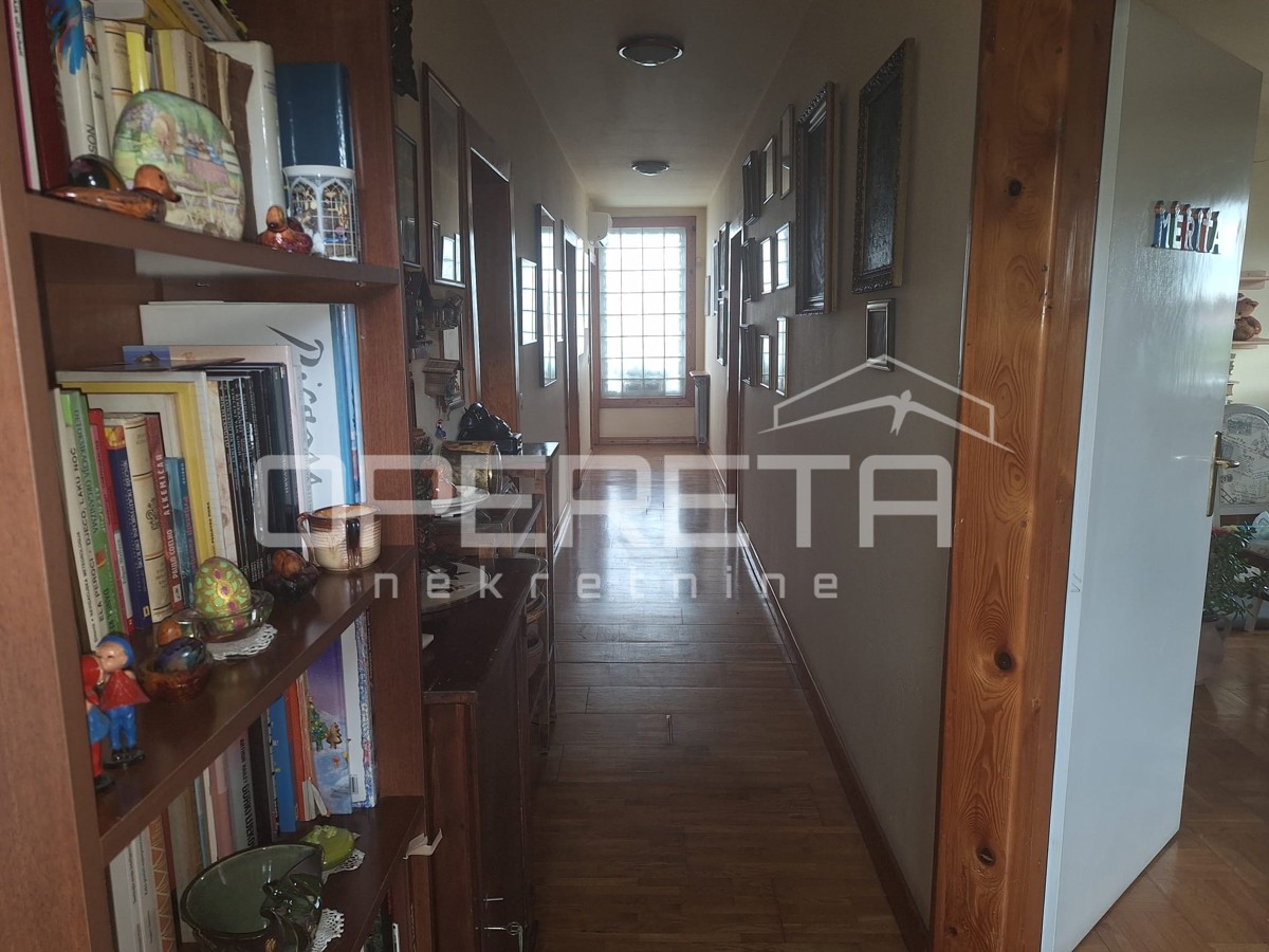 Vendita, Edificio commerciale, Demerje, Travarsko, 760m2