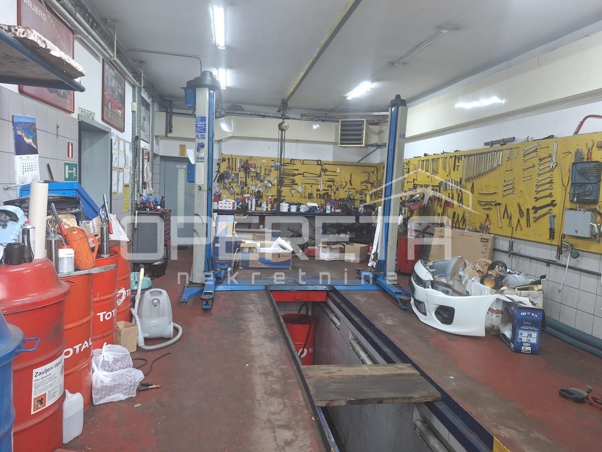 Vendita, Edificio commerciale, Demerje, Travarsko, 760m2