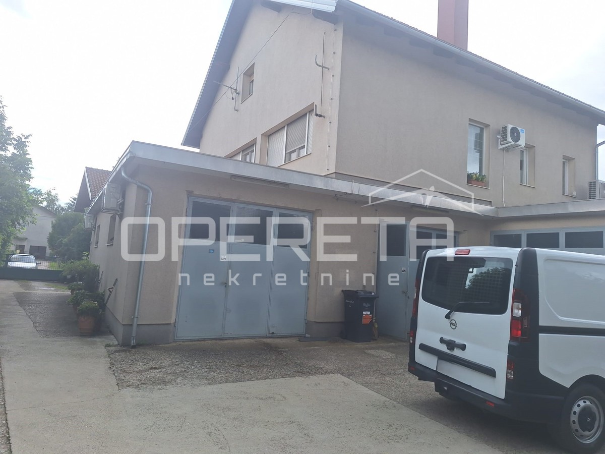 Vendita, Edificio commerciale, Demerje, Travarsko, 760m2