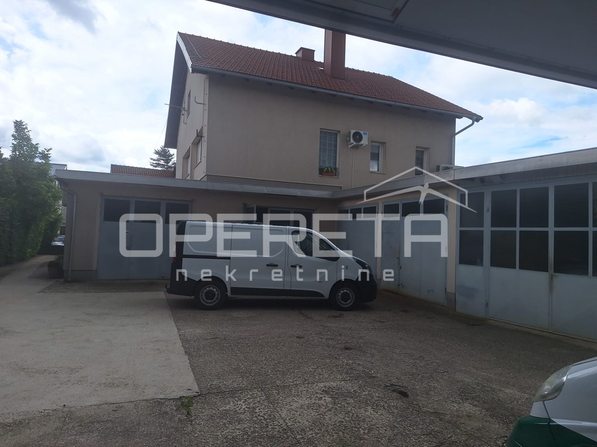 Vendita, Edificio commerciale, Demerje, Travarsko, 760m2