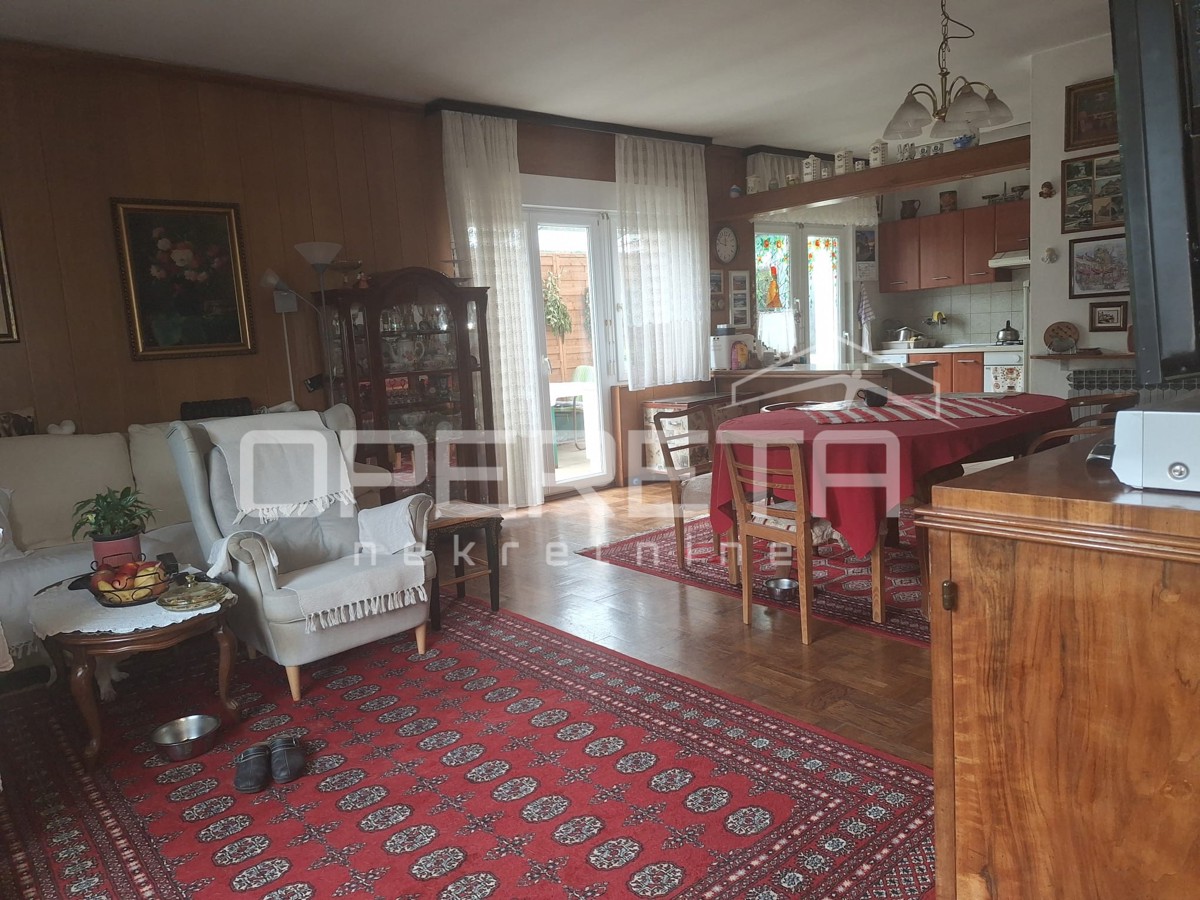 Vendita, Edificio commerciale, Demerje, Travarsko, 760m2