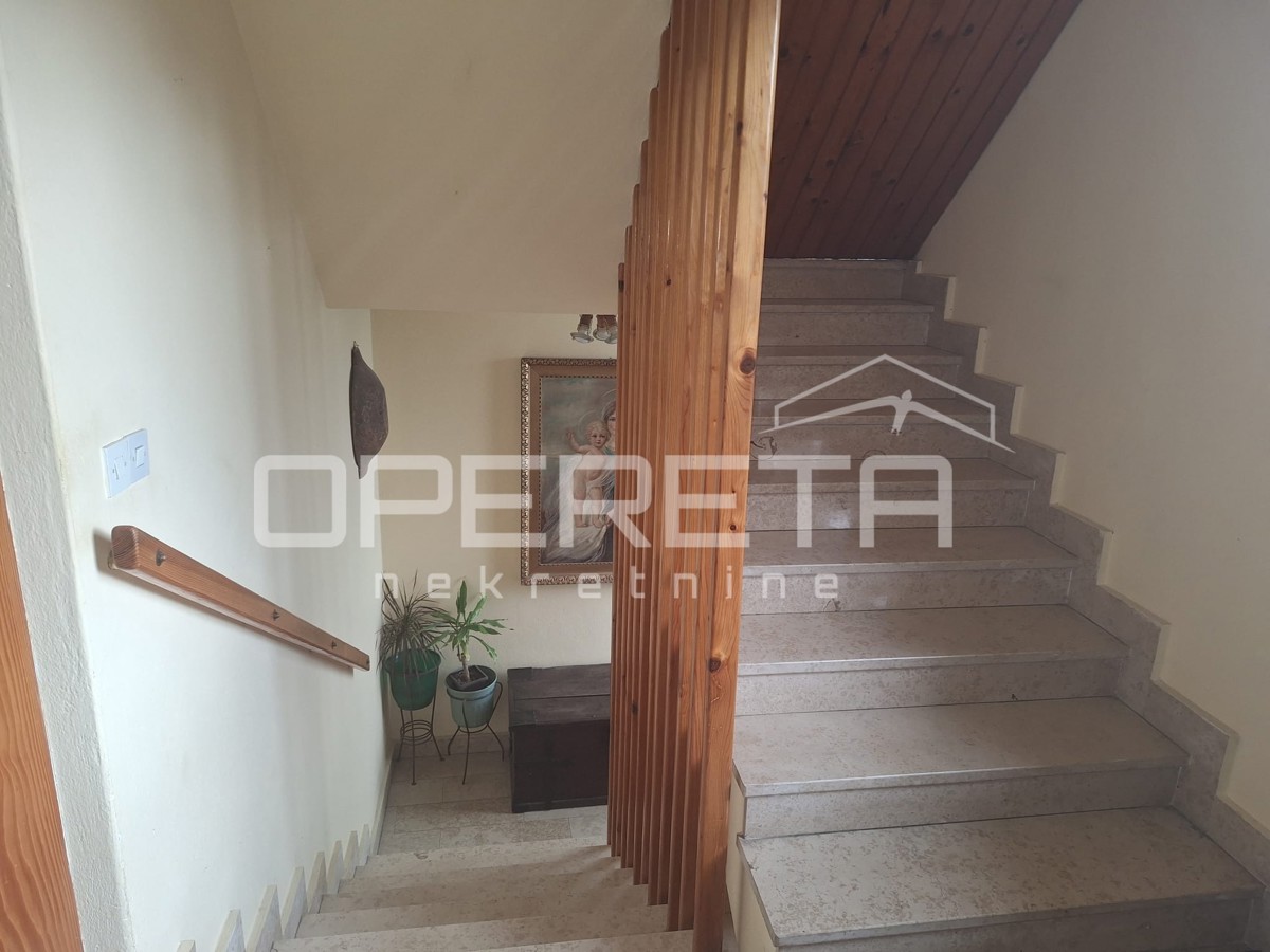 Vendita, Edificio commerciale, Demerje, Travarsko, 760m2