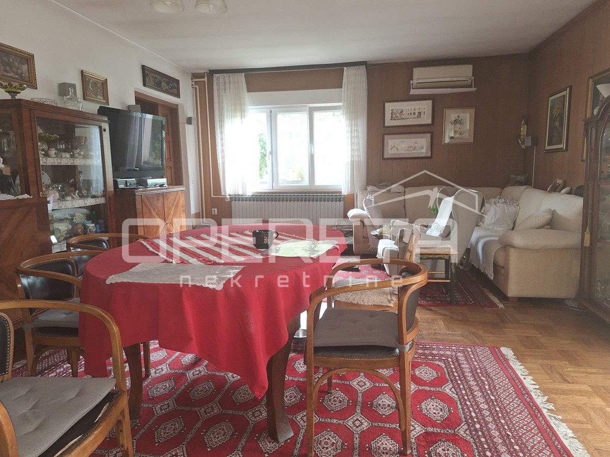 Vendita, Edificio commerciale, Demerje, Travarsko, 760m2