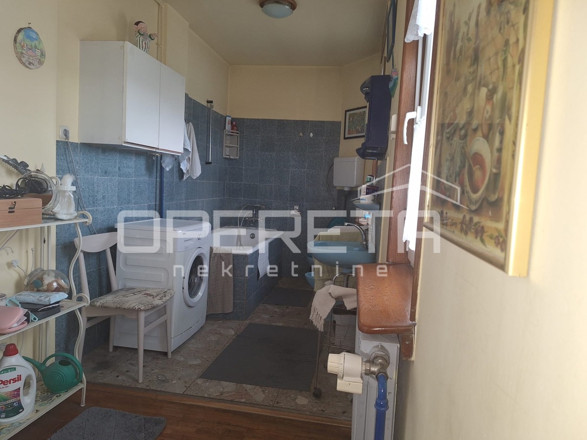 Vendita, Edificio commerciale, Demerje, Travarsko, 760m2