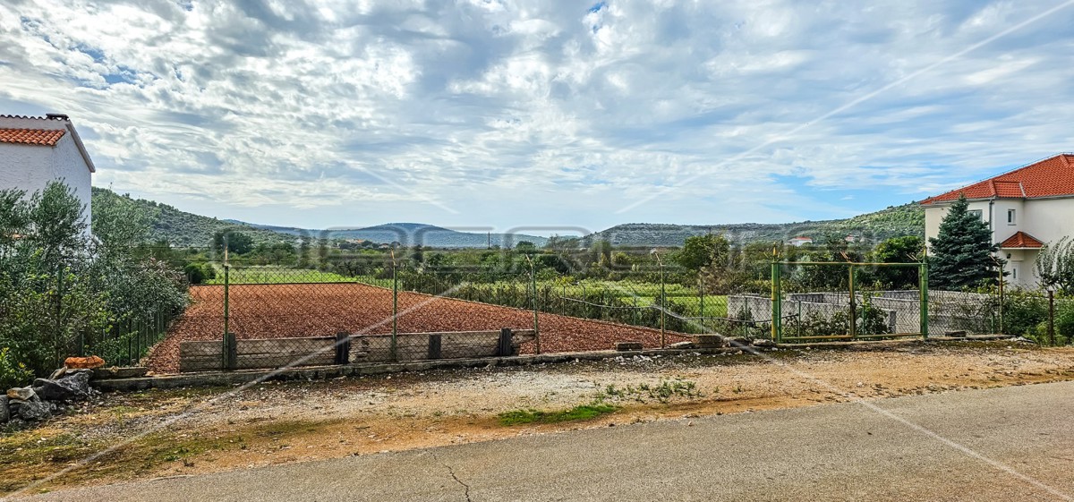 Terreno edificabile attraente vicino al mare, 1.283 m²