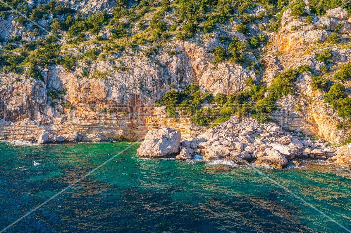 Terreno con potenziale agricolo a Potomje, 34.923 m², Pelješac