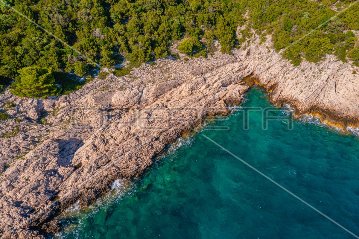 Terreno con potenziale agricolo a Potomje, 34.923 m², Pelješac