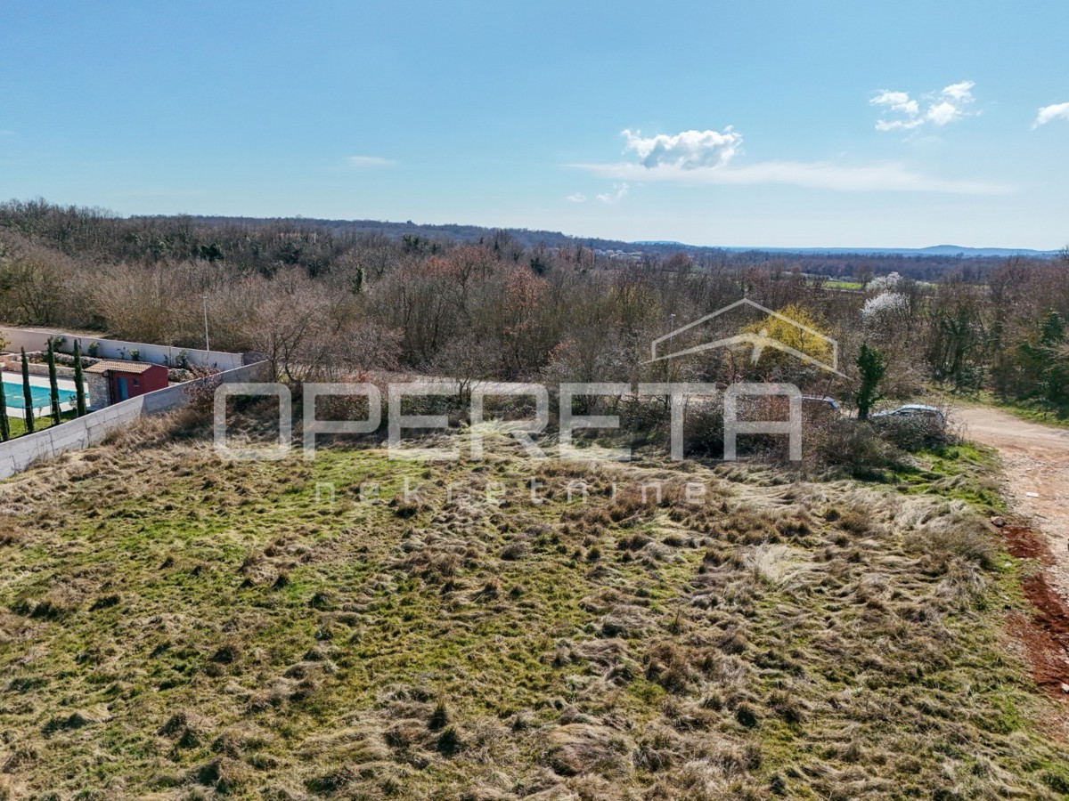 ISTRIA, KANFANAR (MRGANI) - Terreno edificabile con permesso di costruzione in vigore