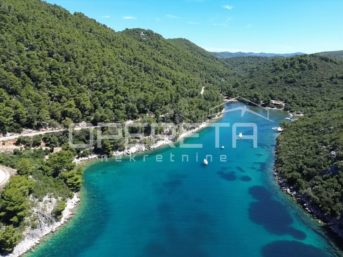 Brna, Korčula – terreno edificabile 625 m2, vicino al mare