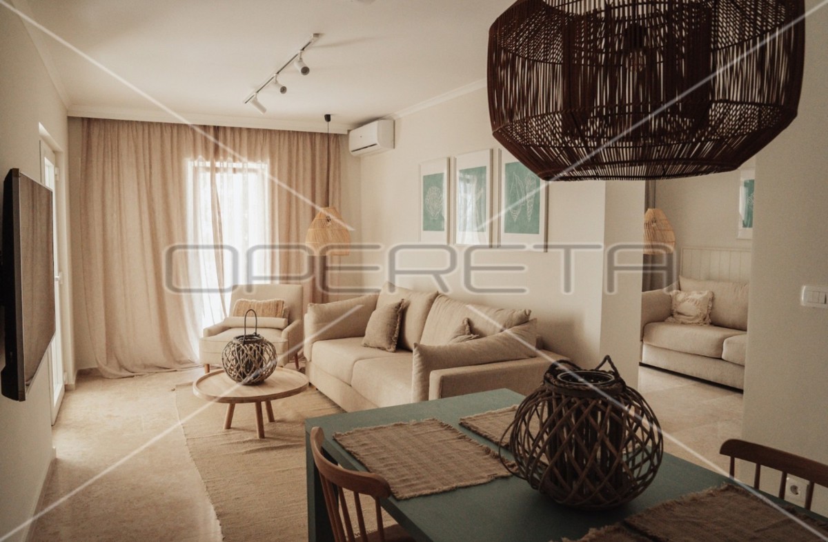 KUKLJICA, ISOLA UGLJAN (DINTORNI DI ZARA), appartamenti ristrutturati