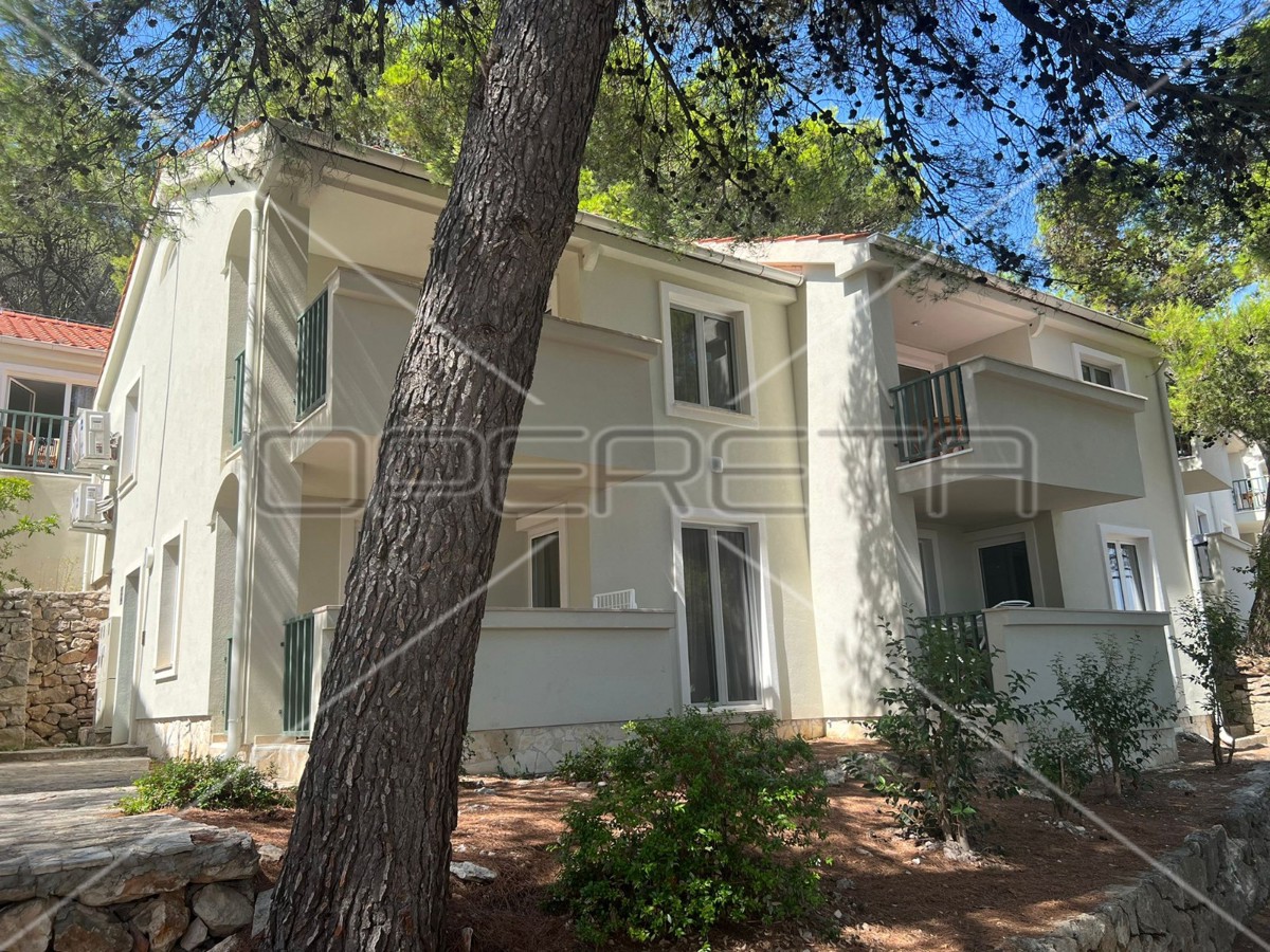 KUKLJICA, ISOLA UGLJAN (DINTORNI DI ZARA), appartamenti ristrutturati