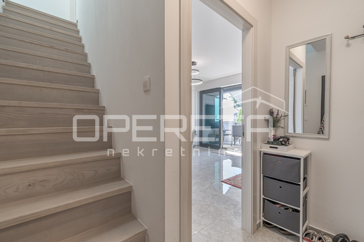 ISTRIA, BAIA DI SABBIA - Appartamento in prima fila sul mare