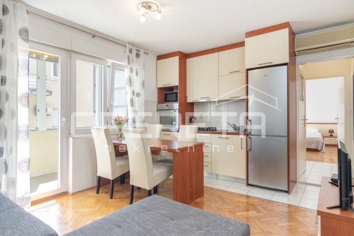 Centro di Spalato (Dobri) – 2 appartamenti in un'unica unità / investimento di alta qualità nel cuore della città