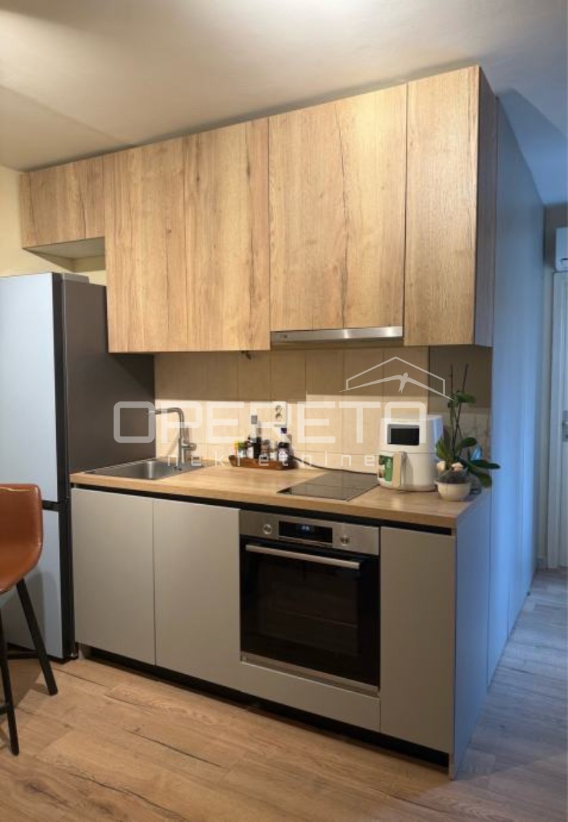 Centro di Spalato (Dobri) – 2 appartamenti in un'unica unità / investimento di alta qualità nel cuore della città