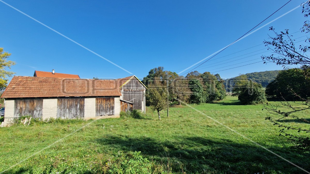 Azienda agricola, casa con 3 edifici ad uso agricolo, terreno, Brinje, 235 m2