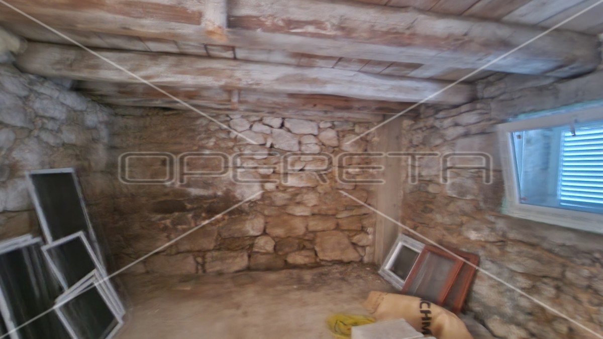 Azienda agricola, casa con 3 edifici ad uso agricolo, terreno, Brinje, 235 m2