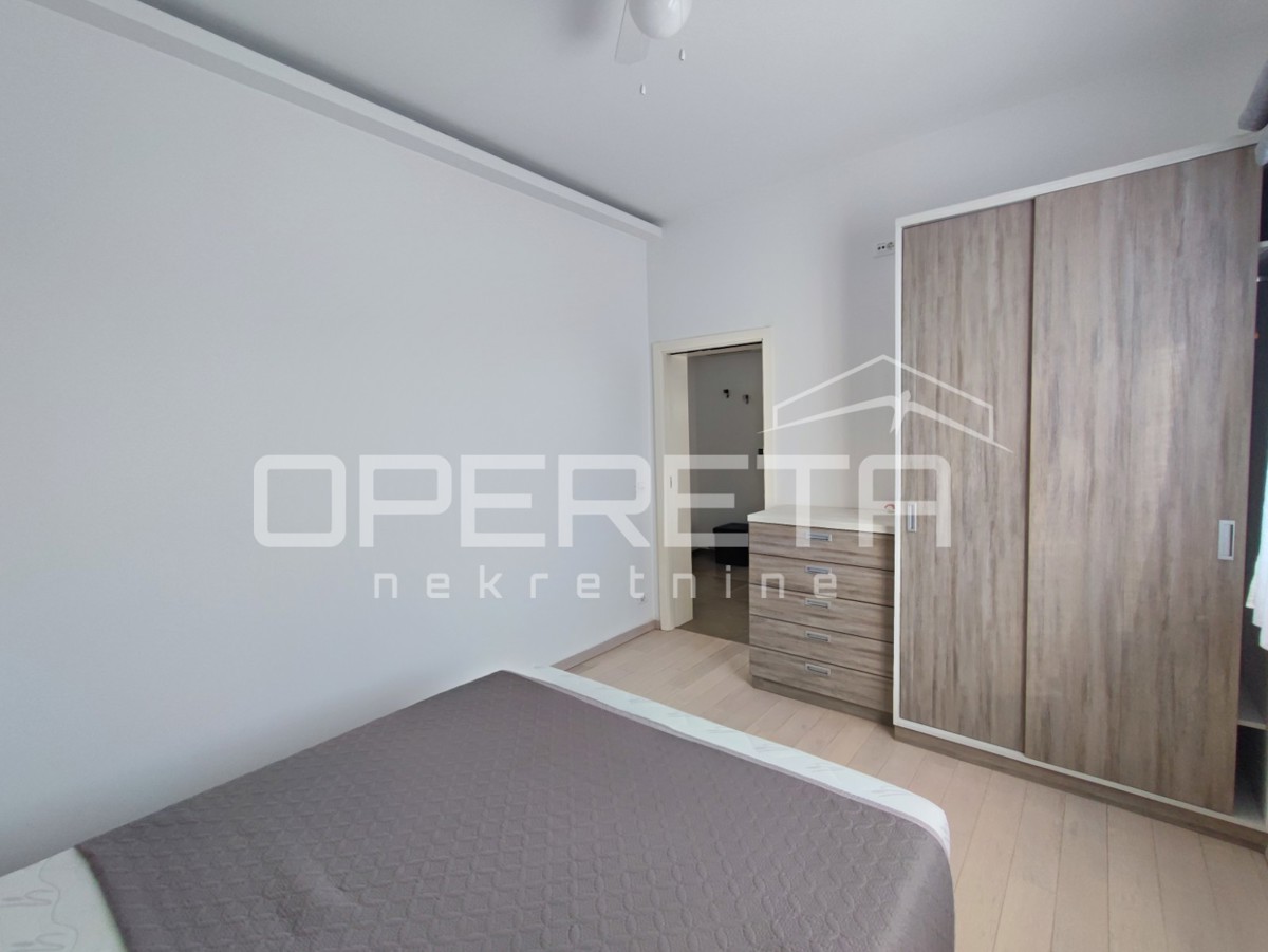 Casa moderna con tre appartamenti, splendida terrazza sul tetto e giardino, vicinanza al mare - Borik, Zara