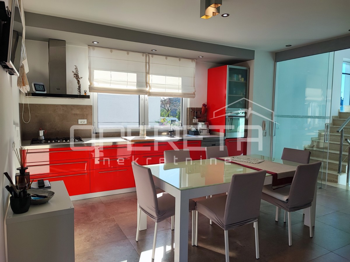 Casa moderna con tre appartamenti, splendida terrazza sul tetto e giardino, vicinanza al mare - Borik, Zara