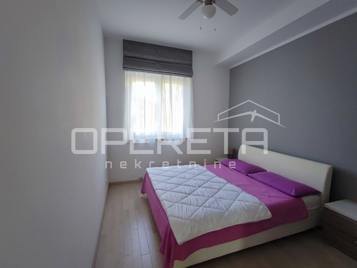 Casa moderna con tre appartamenti, splendida terrazza sul tetto e giardino, vicinanza al mare - Borik, Zara