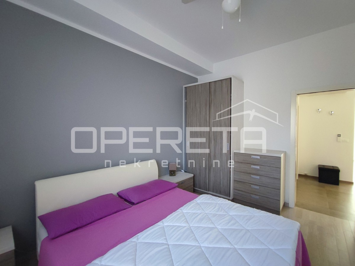 Casa moderna con tre appartamenti, splendida terrazza sul tetto e giardino, vicinanza al mare - Borik, Zara