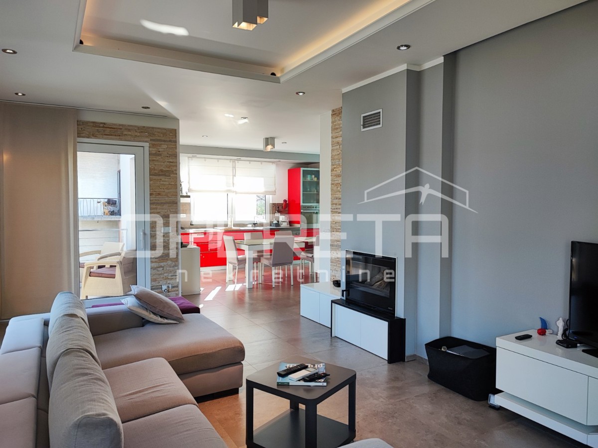 Casa moderna con tre appartamenti, splendida terrazza sul tetto e giardino, vicinanza al mare - Borik, Zara