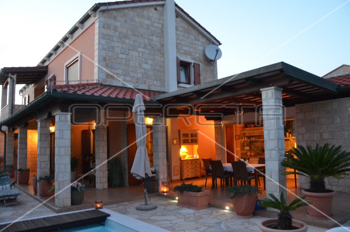 Vendita, Casa, Novalja-centar, Poljski put , Indipendente, 197m2