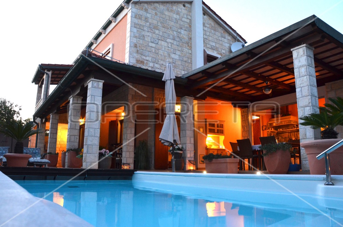 Vendita, Casa, Novalja-centar, Poljski put , Indipendente, 197m2