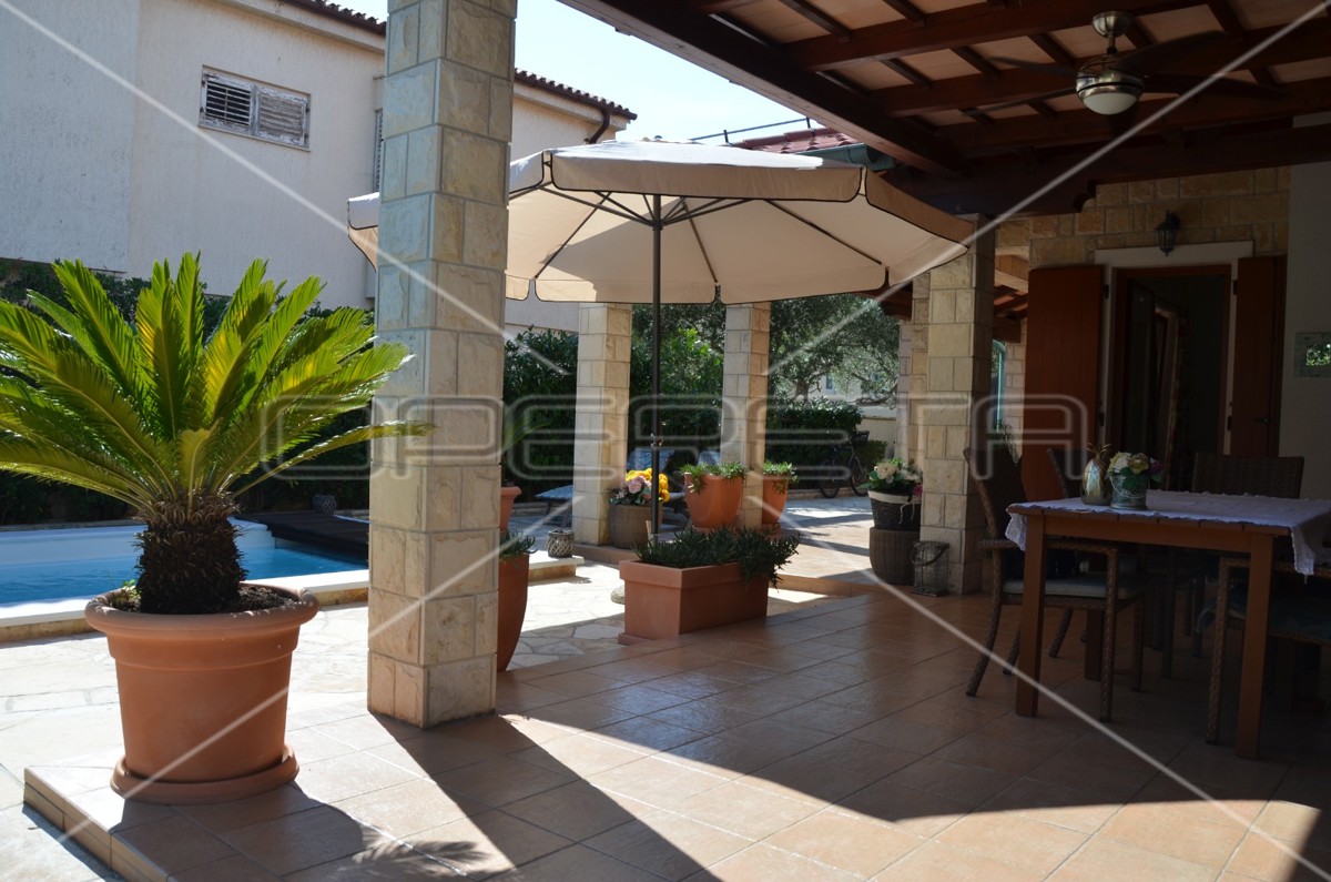 Vendita, Casa, Novalja-centar, Poljski put , Indipendente, 197m2