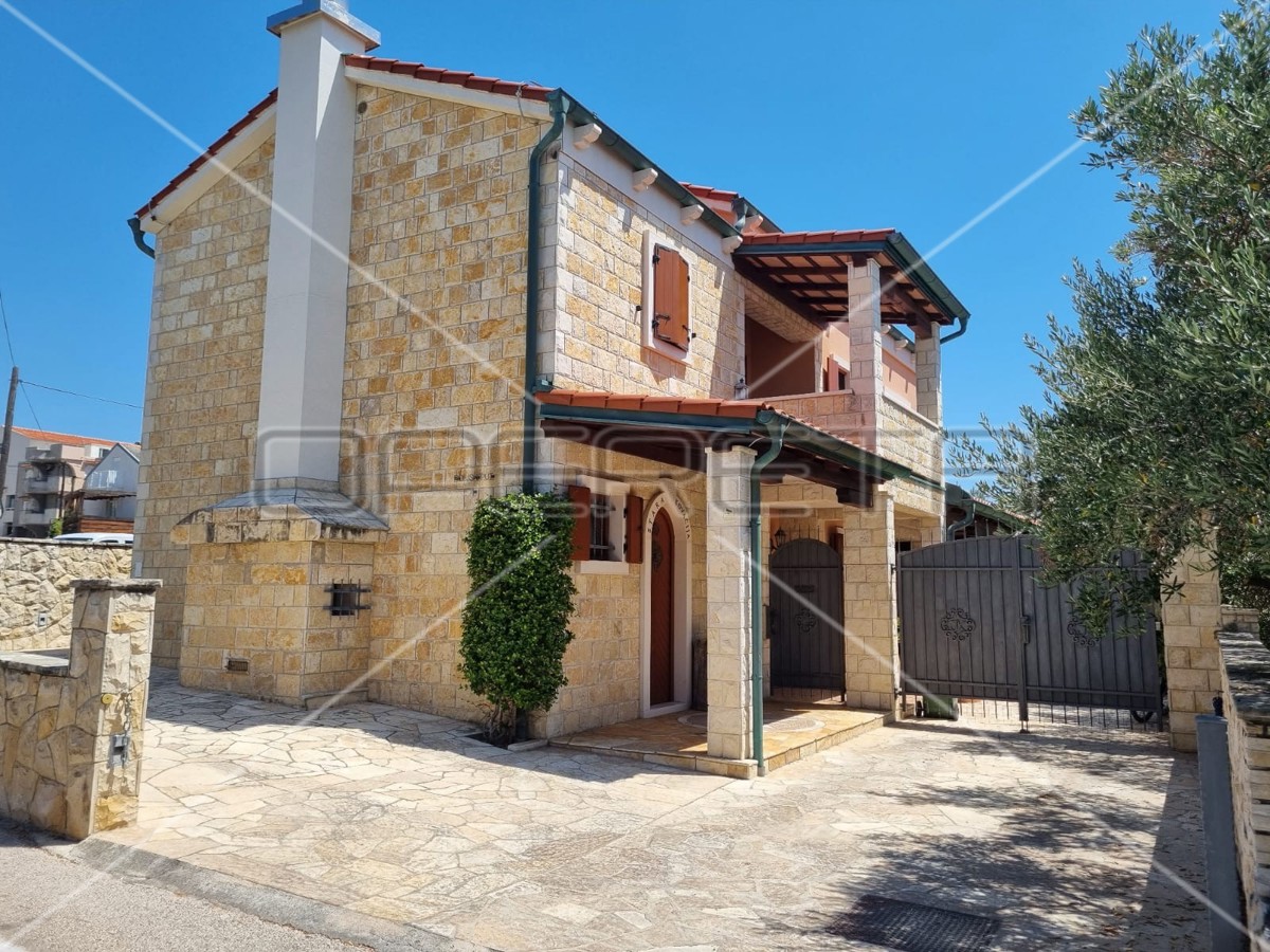 Vendita, Casa, Novalja-centar, Poljski put , Indipendente, 197m2