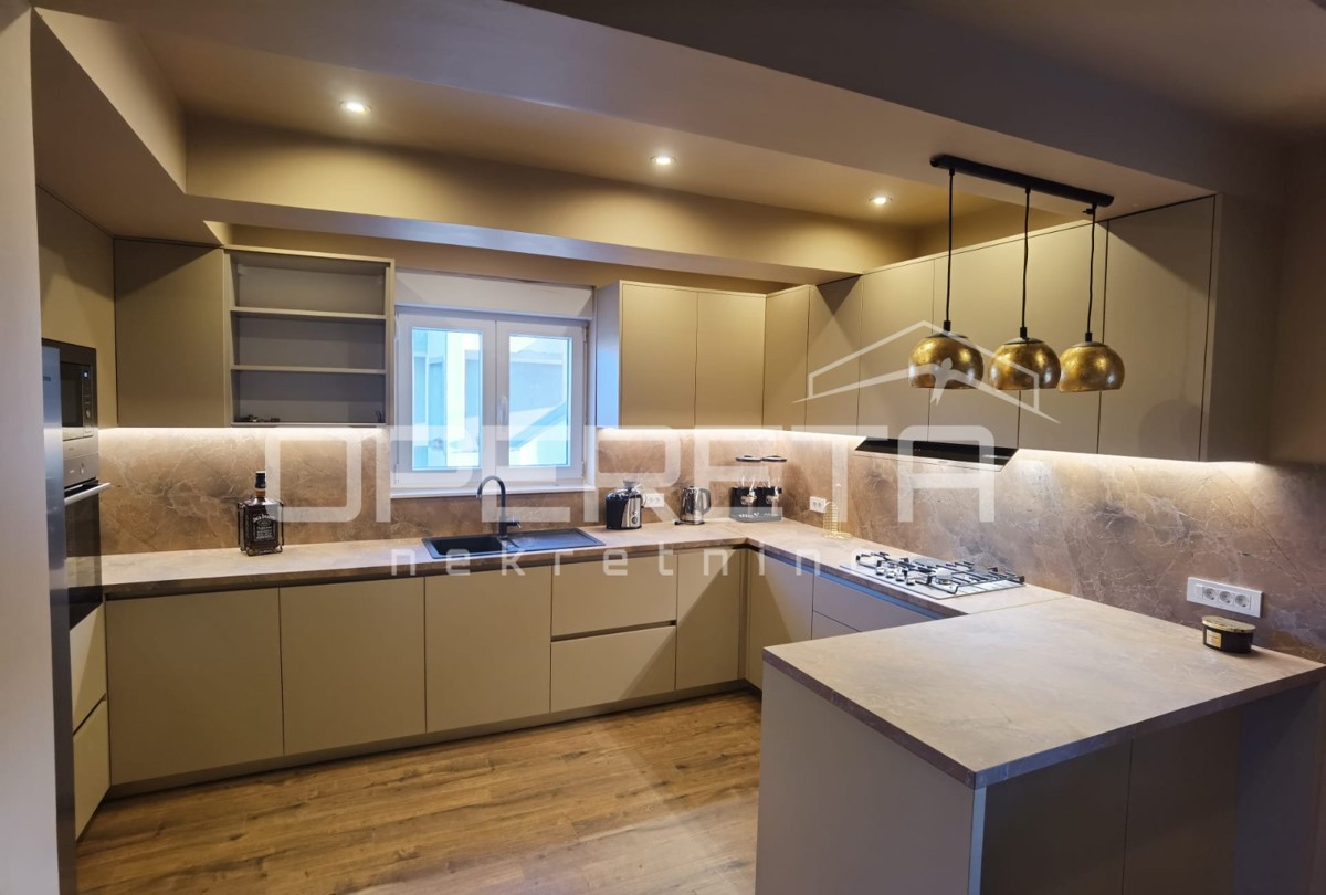 Nuova costruzione – casa con 4 camere da letto, su due piani, 210 m2, Bili brig, Zara