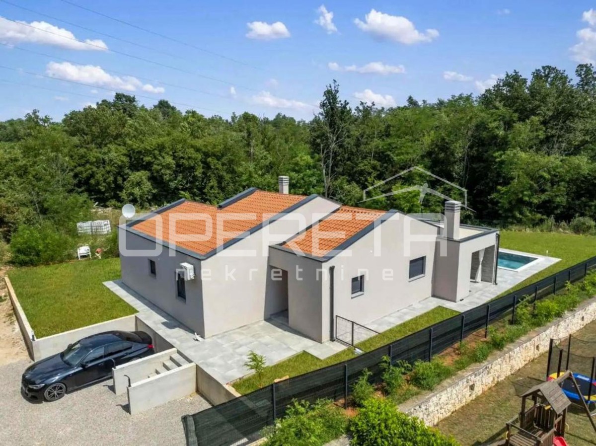 Istria, Labin, nuova casa a piano terra di 130 m2, 3 camere, posizione tranquilla